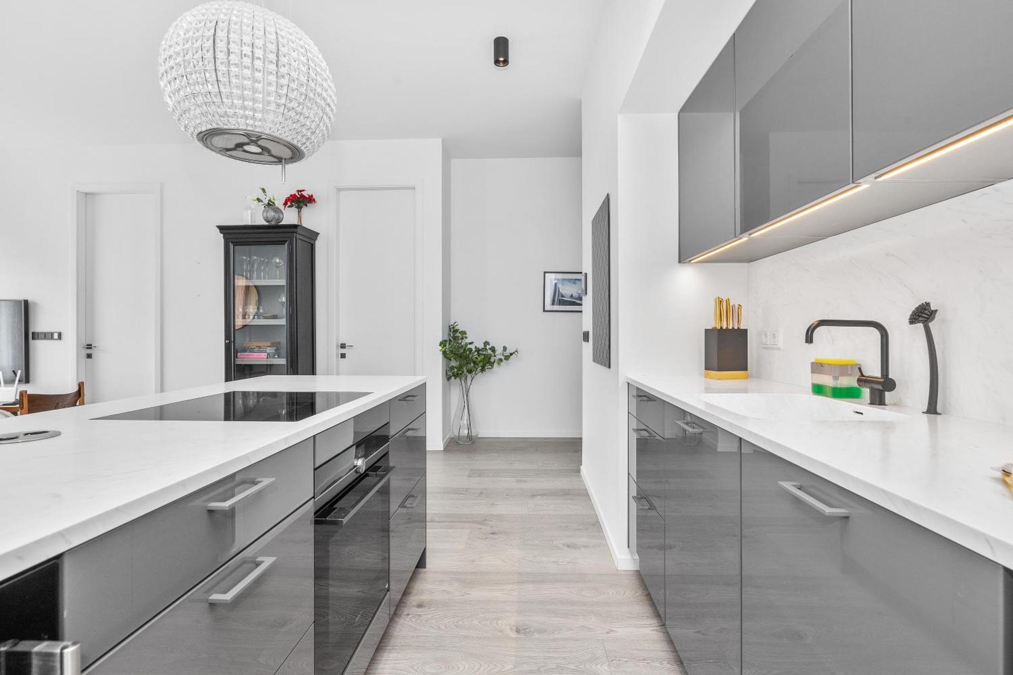 Vibrant Hafnatorg I Spacious Property With Expansive Garage Рейкьявик Экстерьер фото