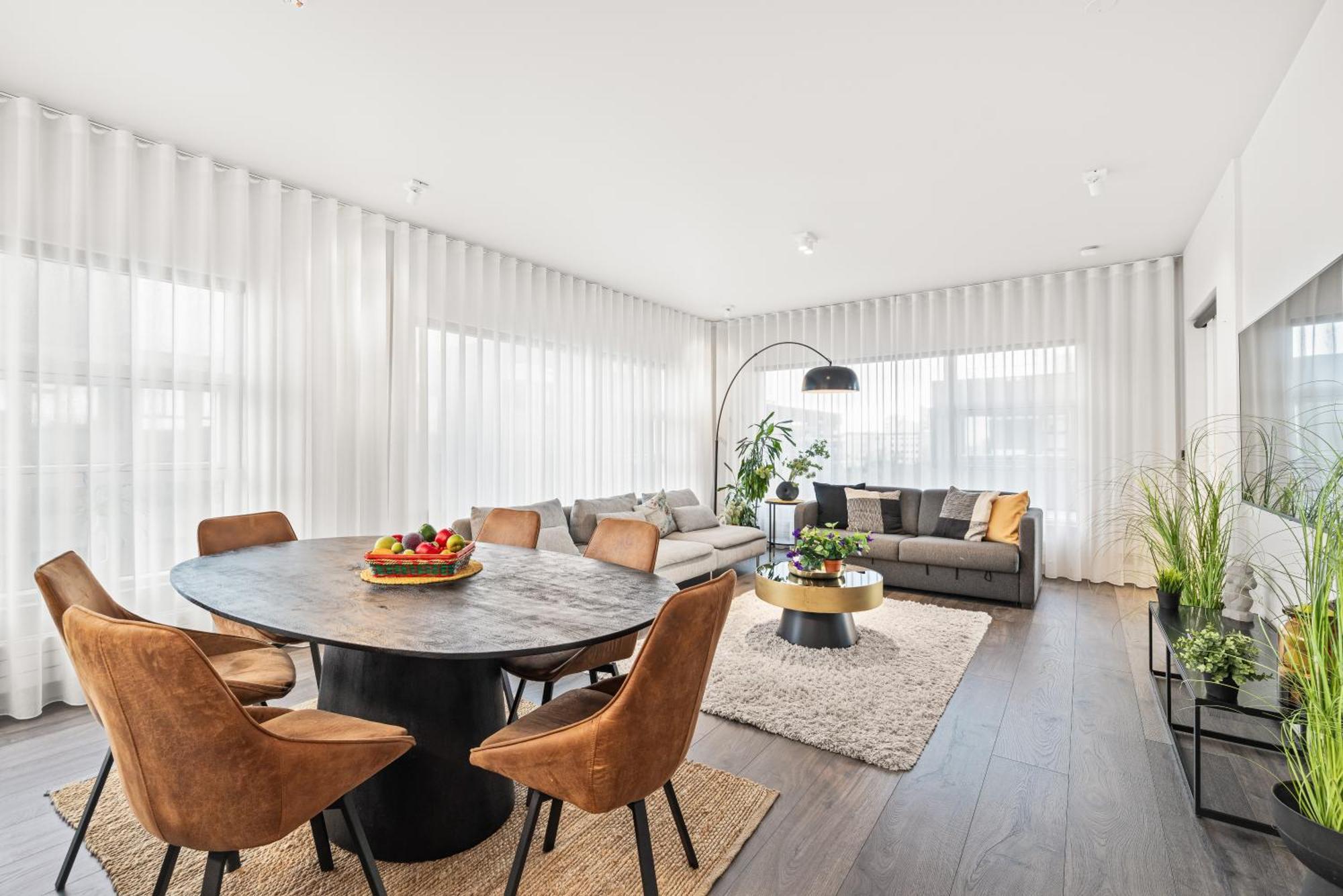 Vibrant Hafnatorg I Spacious Property With Expansive Garage Рейкьявик Экстерьер фото